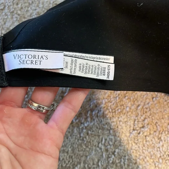 Incredible by Victorias Secret Perfect Shape Black Lace Bra - Picture 5 of 6